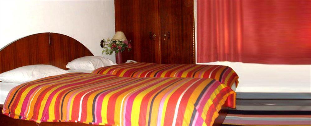 Pink Panther Kumasi Hotel Ngoại thất bức ảnh