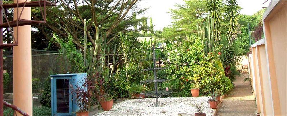 Pink Panther Kumasi Hotel Ngoại thất bức ảnh